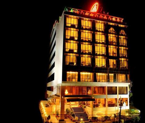 Classic Avenue Hotel